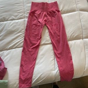 NVGTN Fuchsia Leggings Size Medium